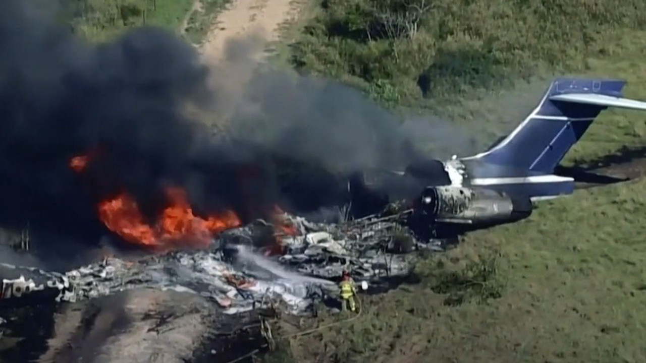 Alev topuna dönen uçaktan 21 kişi sağ çıktı