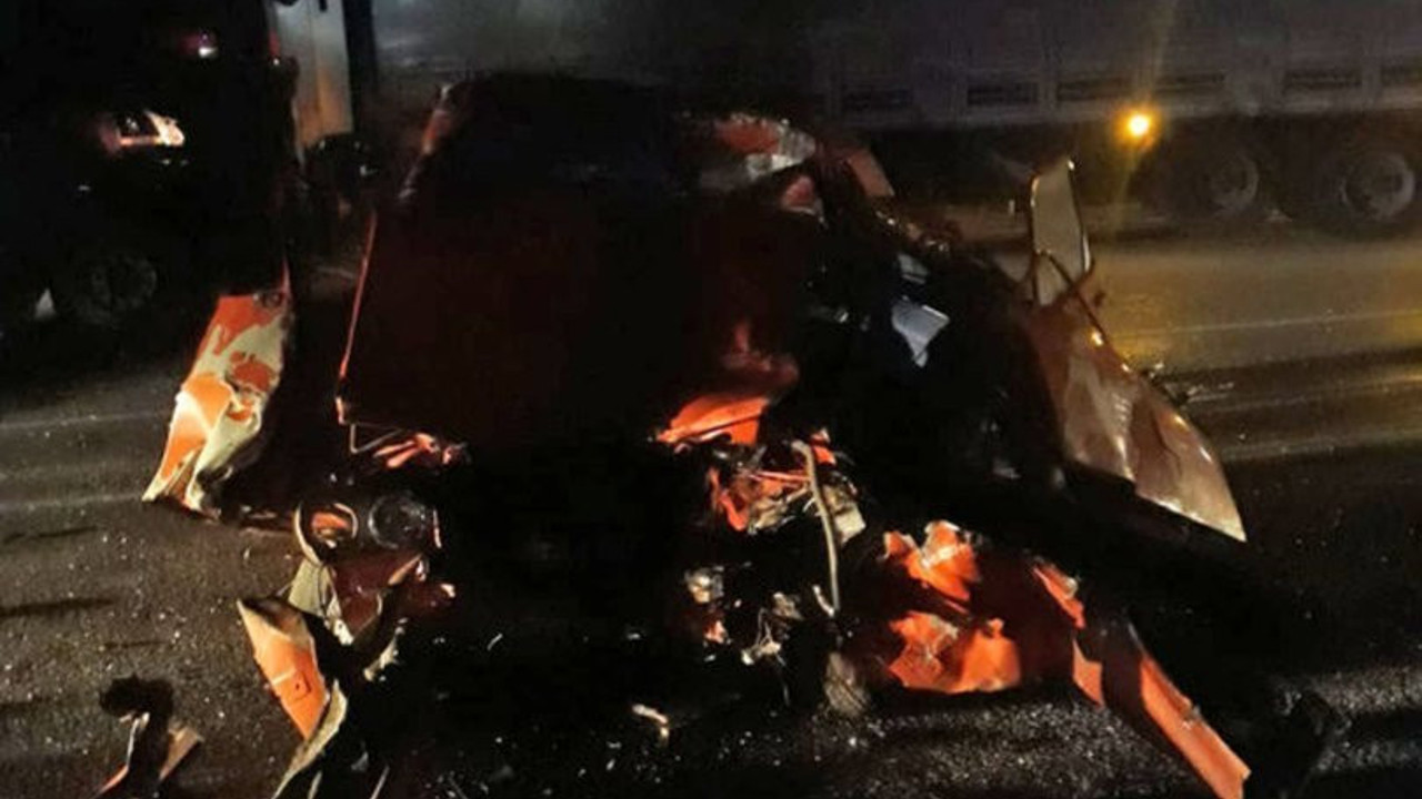 Feci kazada otomobil ile TIR çarpıştı: 1 ölü