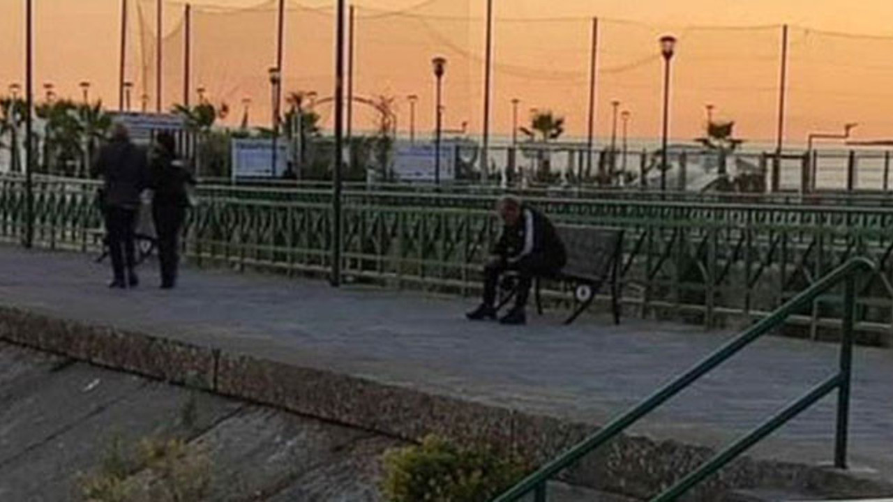 22 yıl sonra takımı 1. lige çıkardı, 8. haftada kovuldu! Teknik direktör bir bankta tek başına oturdu, hüngür hüngür ağladı