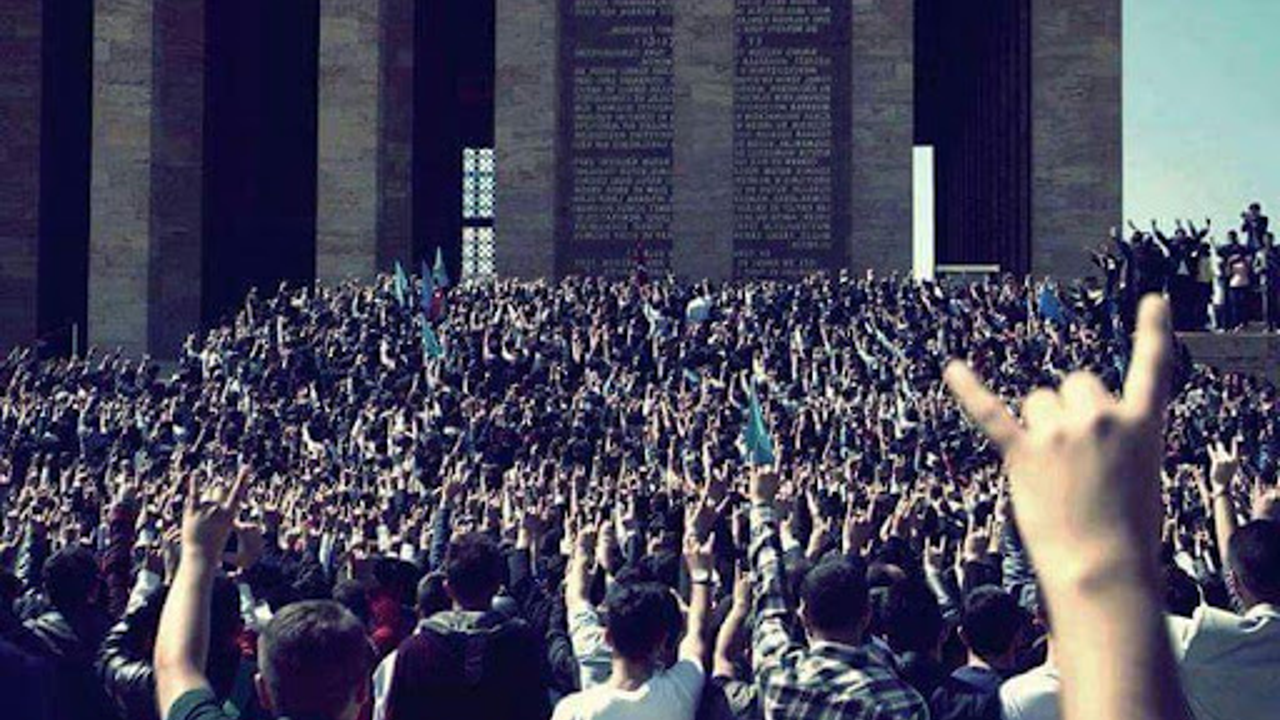 Anıtkabir’de artık bozkurt işareti yapmak serbest