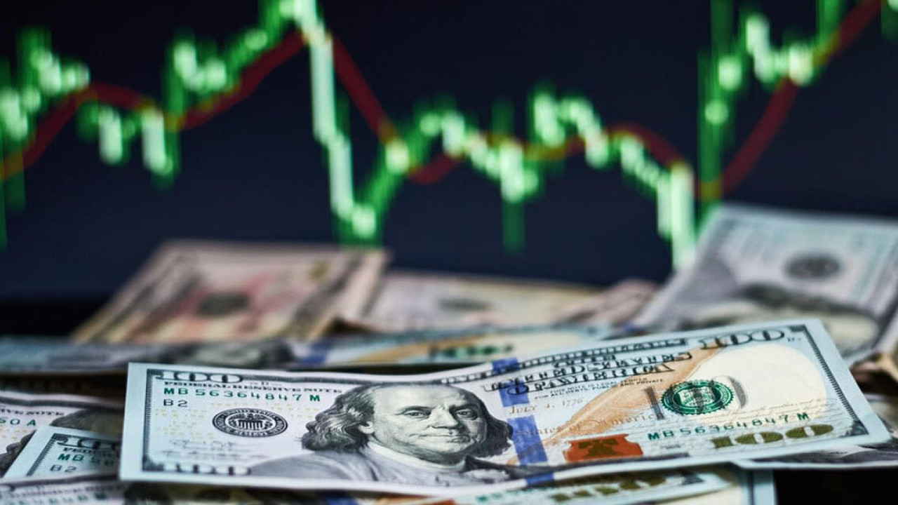 Dolar rekor üstüne rekor kırıyor. Tarihi zirveyi gördü