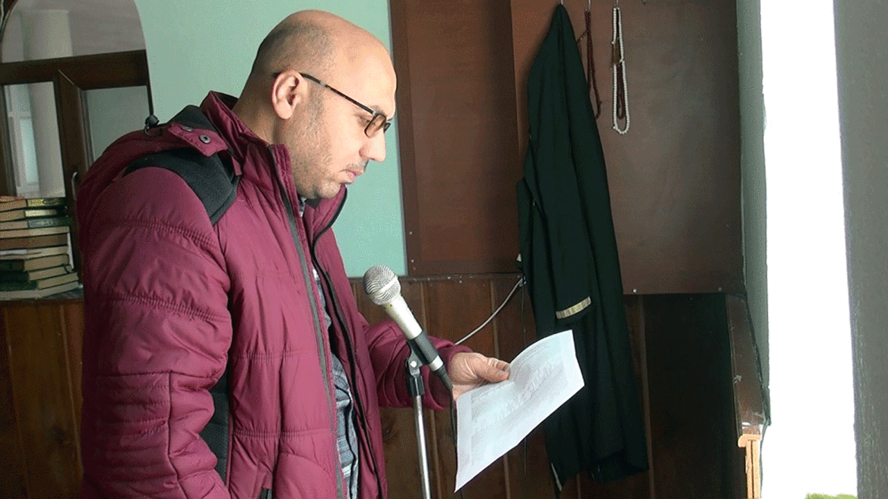 İsimlerini cami hoparlöründen tek tek okudular. Anonsu duyan köylüler camiye koştu