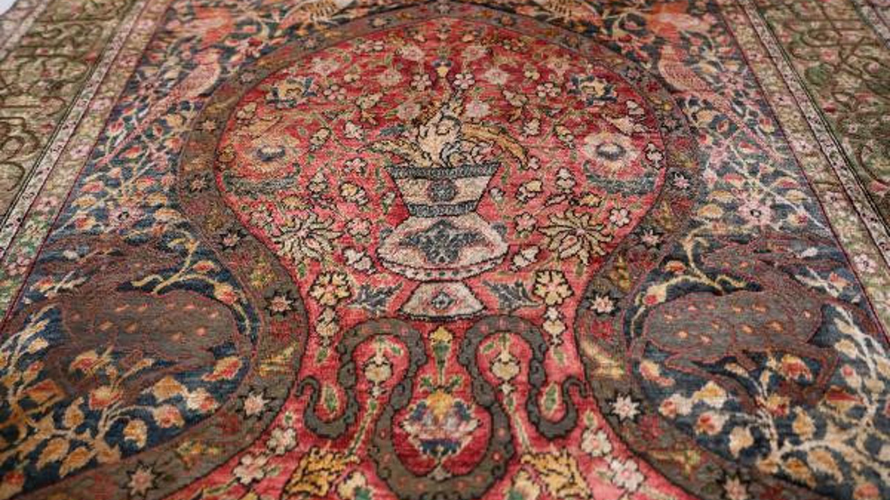 Müşterisinin ''Yıka'' dediği halı servet değerinde çıktı