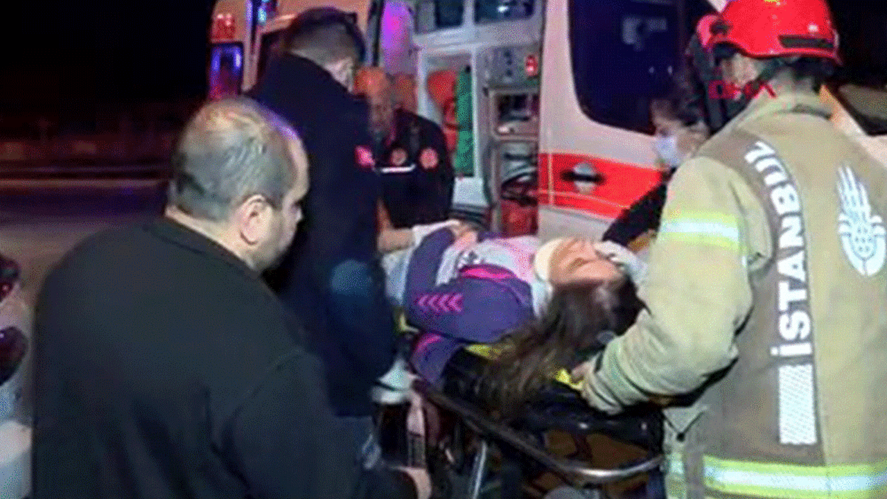 Kontrolden çıkan otomobil duvara çarptı