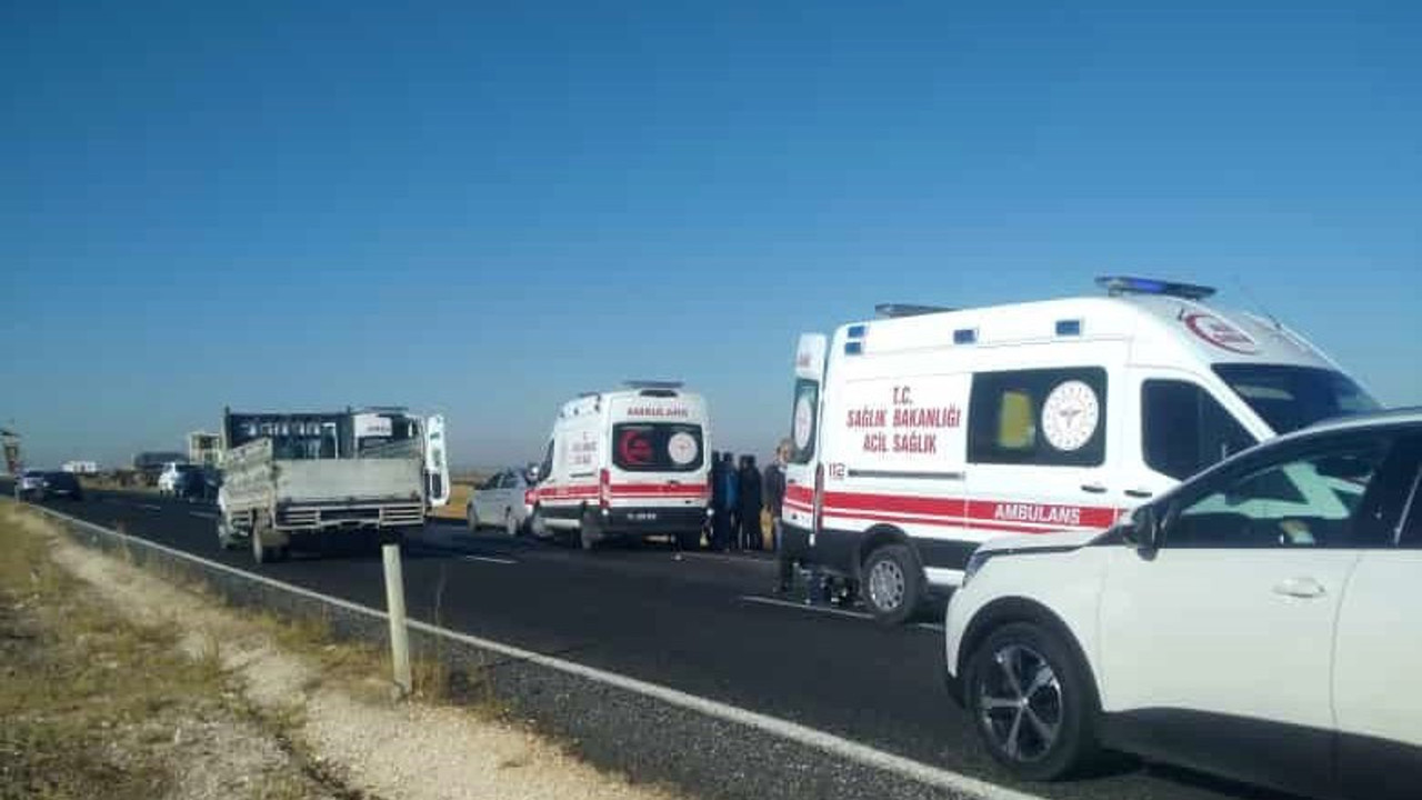 Hafif ticari araç şarampole devrildi: 1 ölü, 5 yaralı