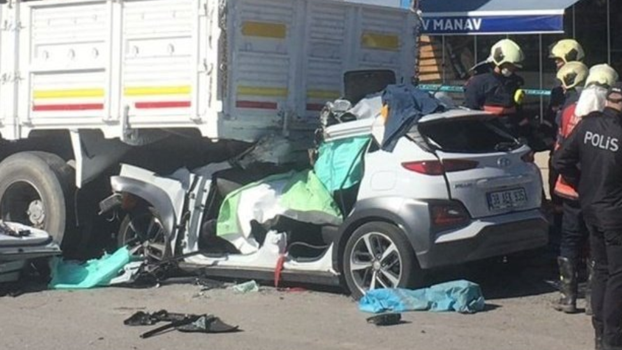 25 yaşındaki doktor 36 saatlik nöbet sonrası kazada yaşamını yitirdi. Sosyal medya ayağa kalktı