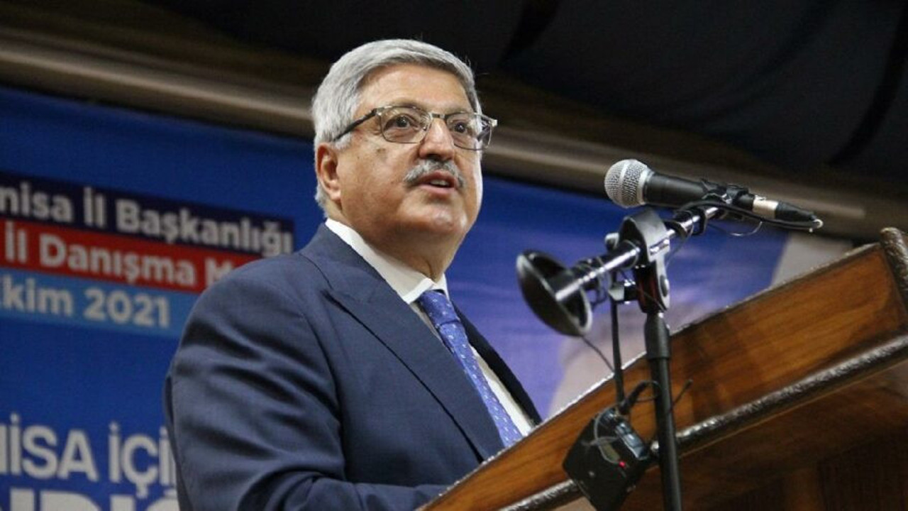 AKP'li Vedat Demiröz ekonomiyi bu sözlerle savundu: ''Her evde 1-2 araba 2-3 telefon var''