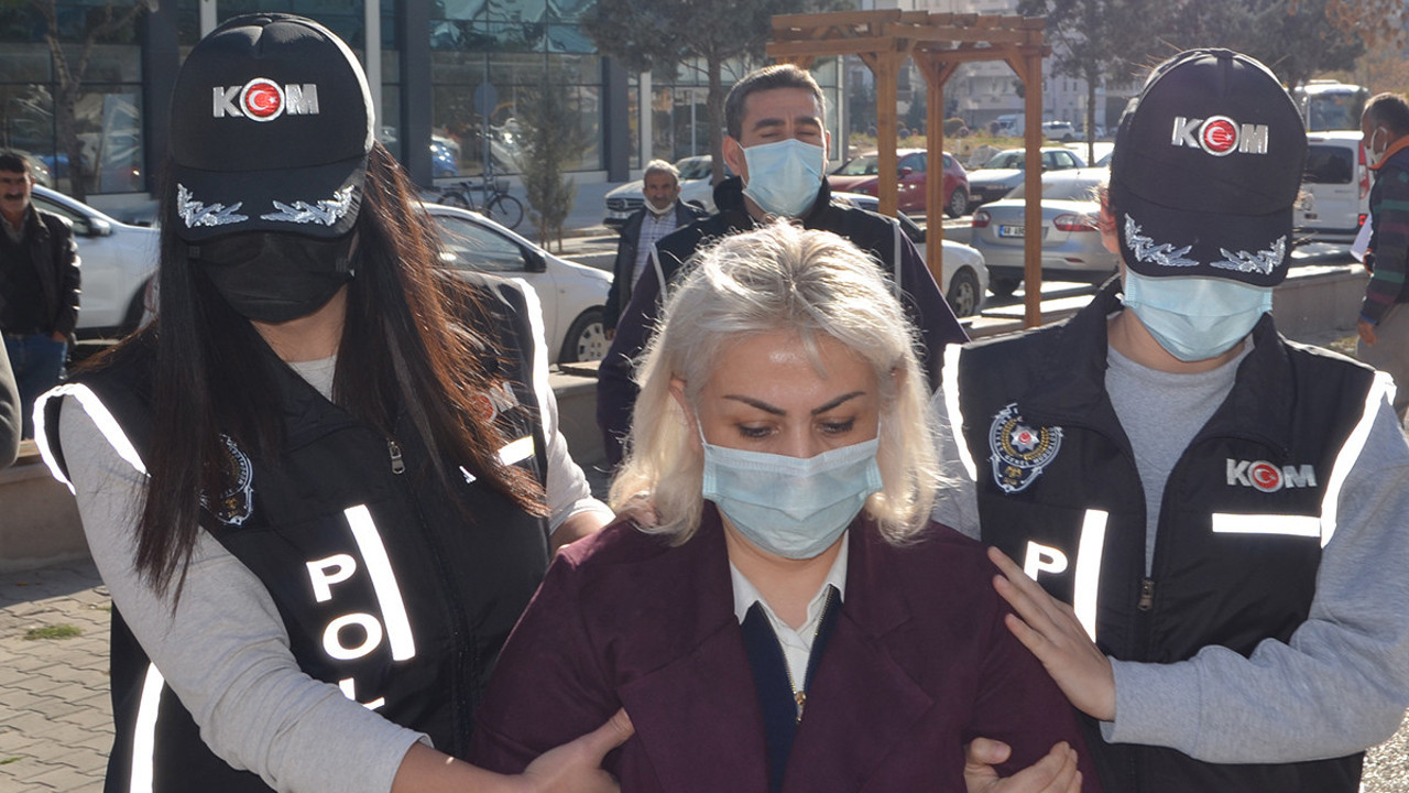 Doçentlik belgesi sahte çıkan öğretim üyesi Zehra Zulal Atalay Laçin tutuklandı