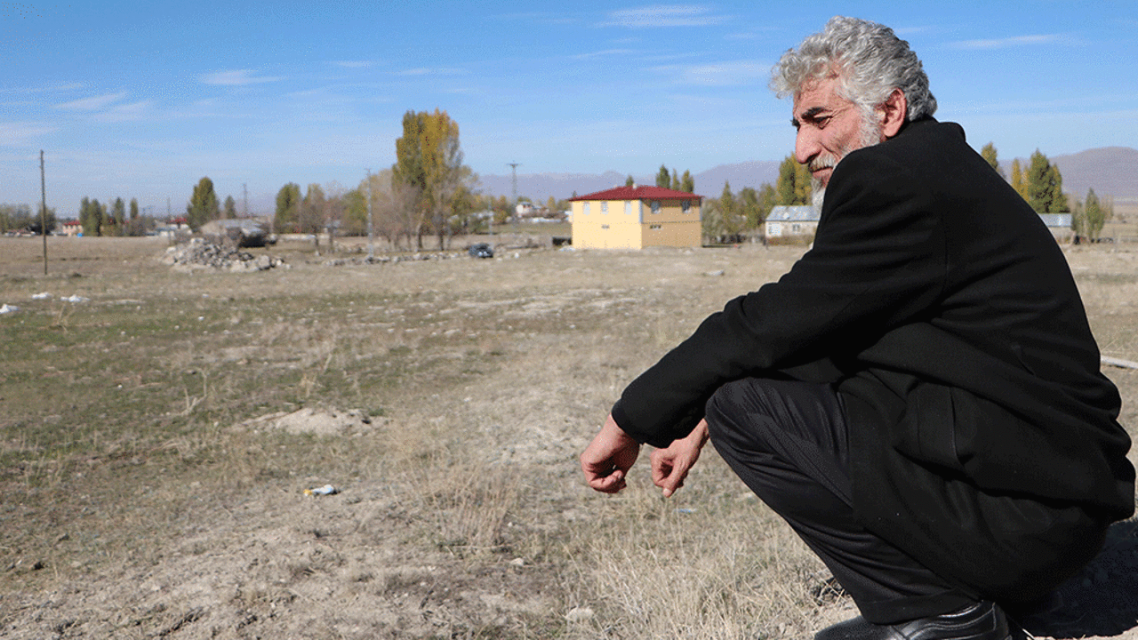 Dolandırıcılar yüzünden 11 aydır köyüne gidemiyor