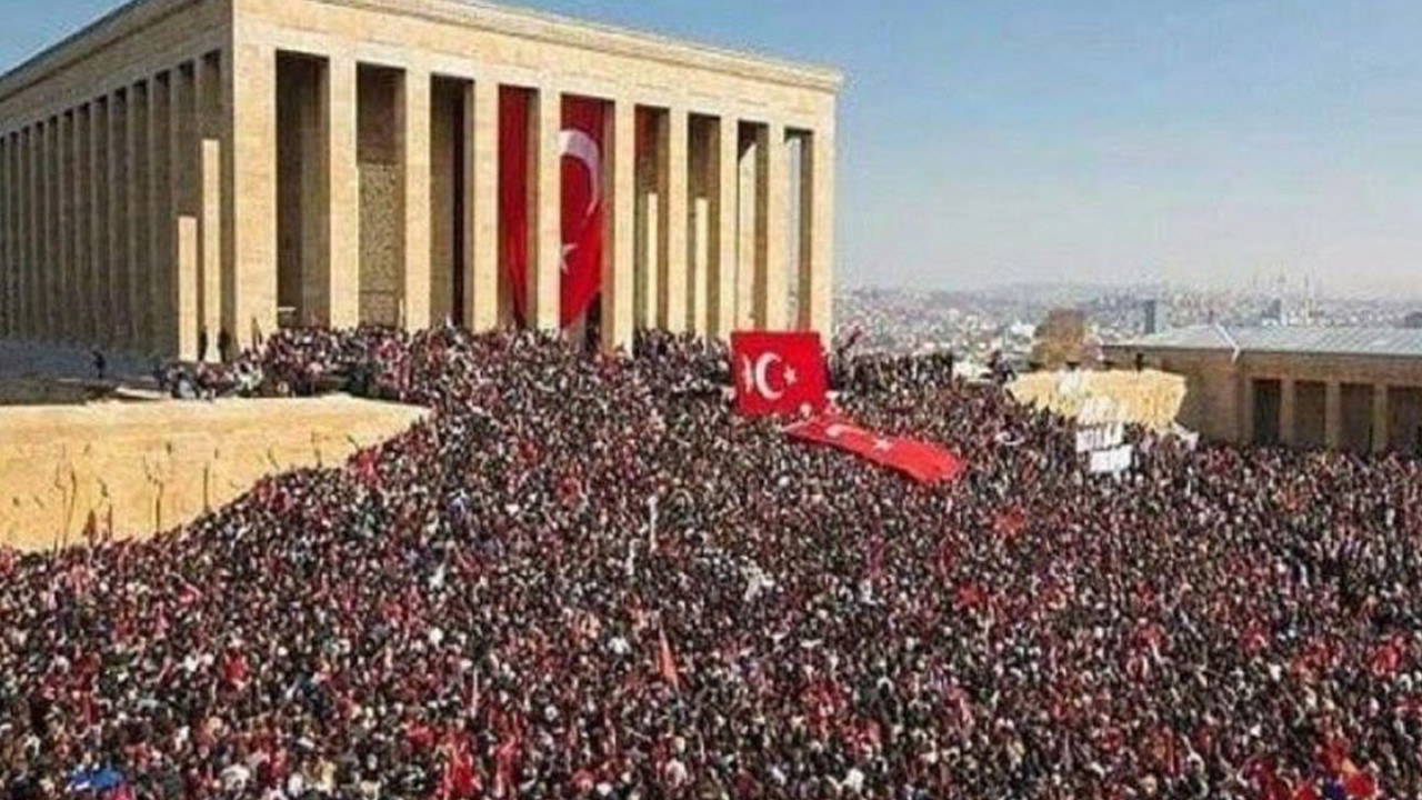 Murat İde Diyanet’e tepki gösterdi: “Son model makamlı hoca, Gazi'yi anmamış. Çok da umurumdu..”