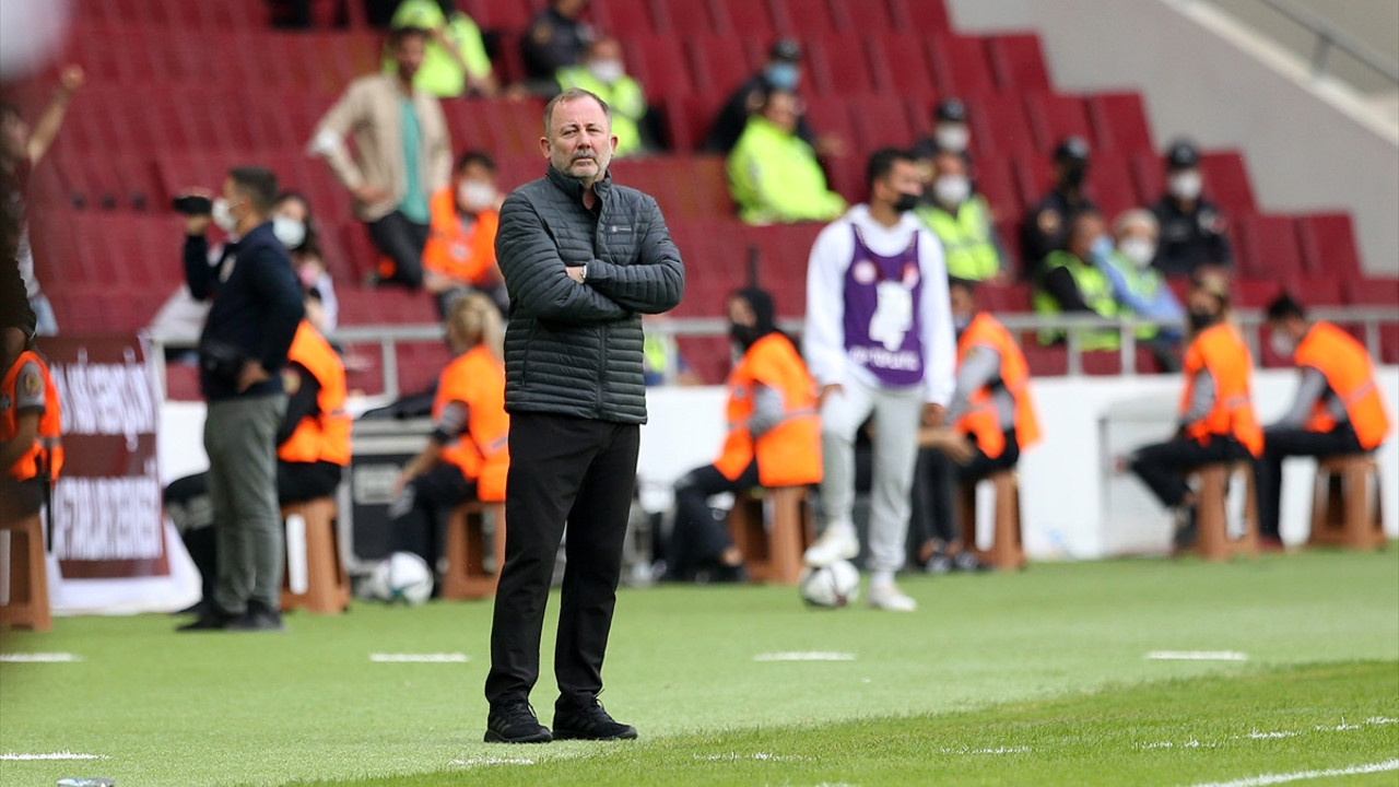 Büyük şüpheyi Sergen canlı yayında açıkladı. Sergen'i oyuncular mı harcıyor