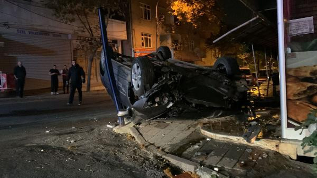 Sancaktepe'de kaza. Sürücü bırakıp kaçtı