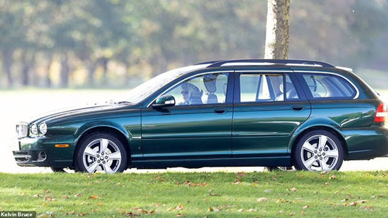 95 yaşındaki Kraliçe Elizabeth durdurulamıyor