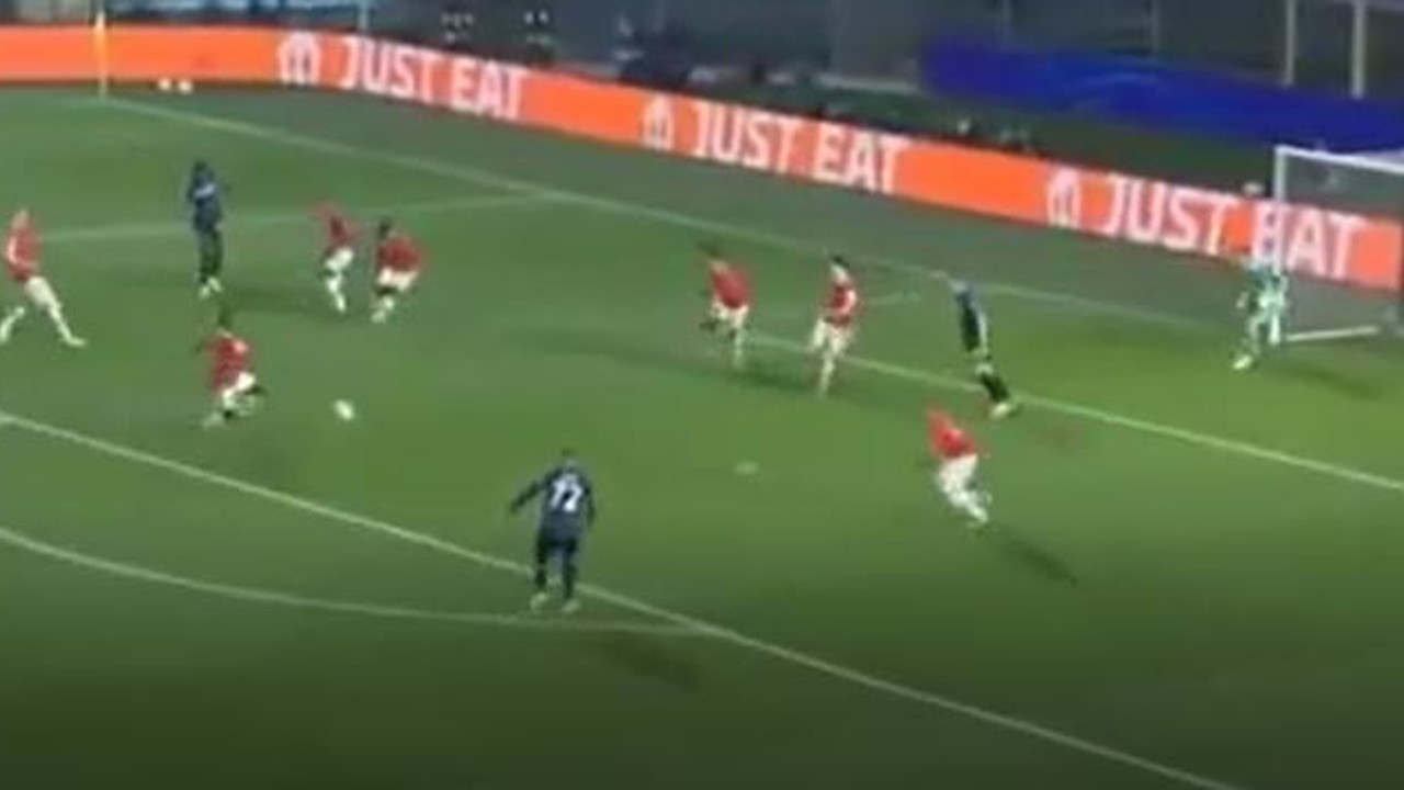 Avrupa'daki bu golü izlediğinizde Türk hakemlerin kötü niyetli olduklarını göreceksiniz