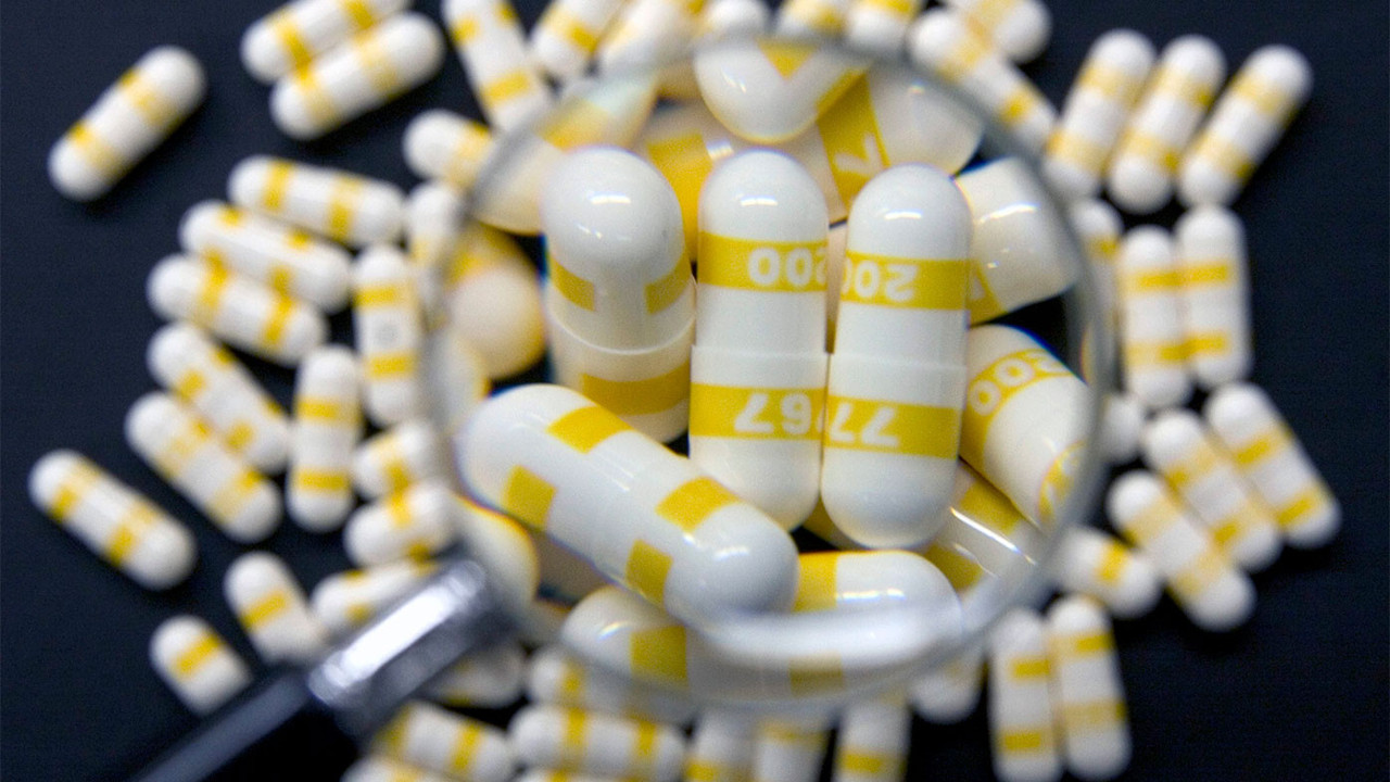 AB, COVID-19 ilacının acil durumlar için tavsiye etti