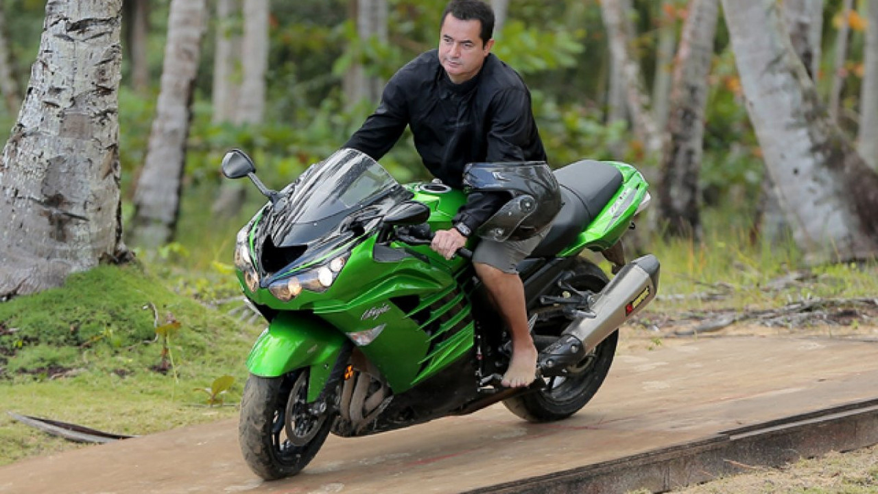 Acun Ilıcalı fişini çekti