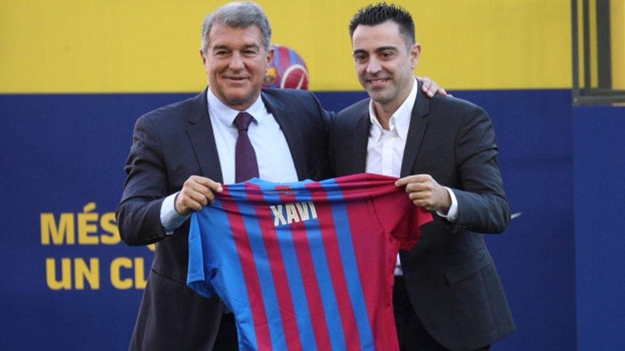 Barcelona'da Xavi Hernandez dönemi resmen başladı
