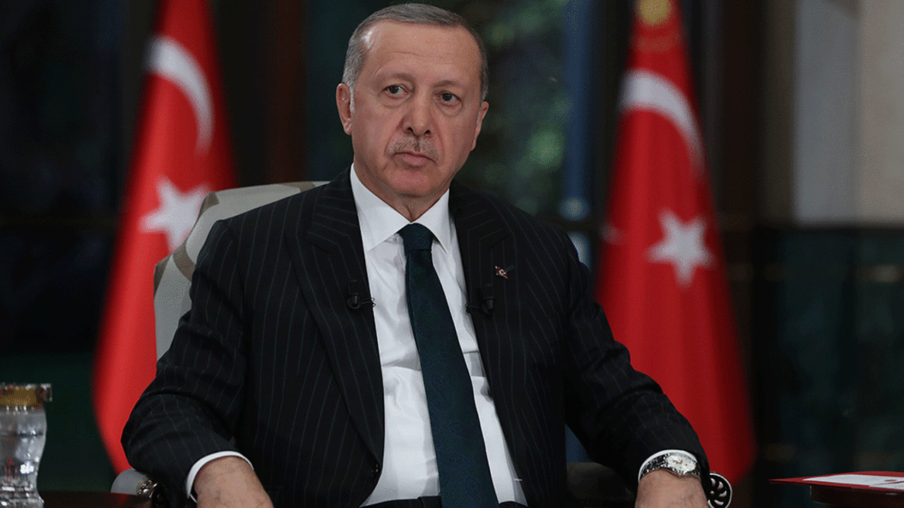 AKP'de Erdoğan sonrası için onlar konuşuluyor. Saray hareketlendi