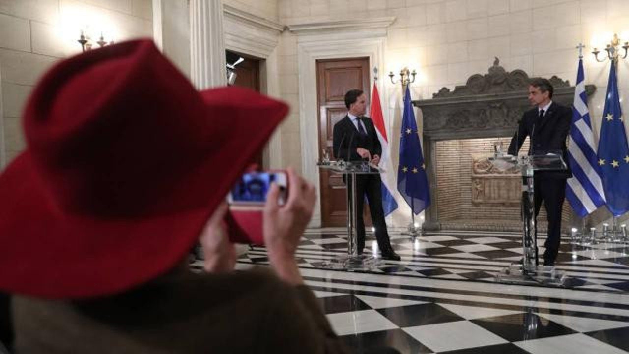 Hollandalı gazeteci, Miçotakis'i ''yalan söylemekle'' suçladı