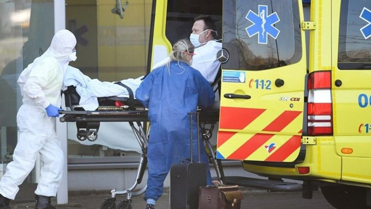 Hollanda'da günlük Kovid-19 vakalarında en yüksek sayı kaydedildi