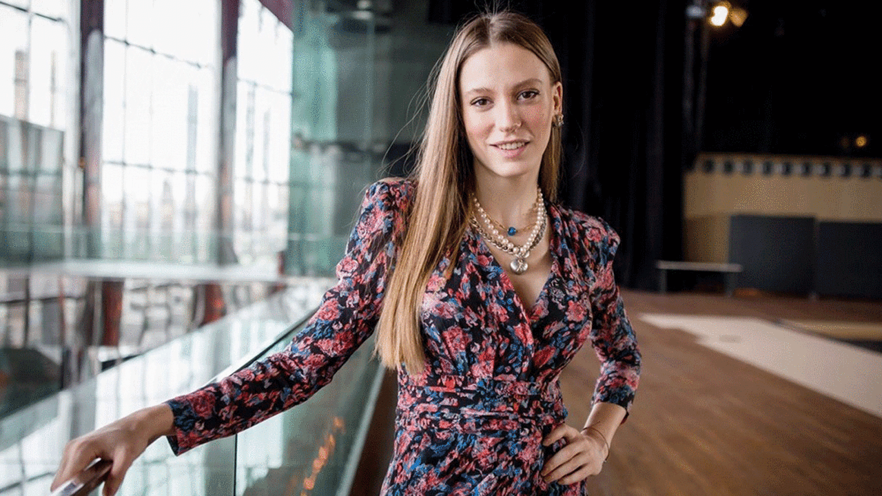 Serenay Sarıkaya'nın köşe yazarına açtığı dava sonuçlandı