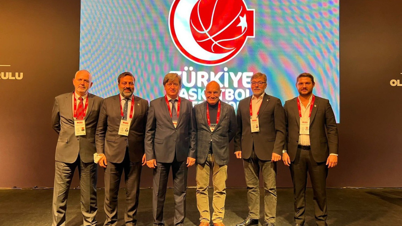 Beşiktaş yönetiminden Erman Kunter'e büyük ayıp. Kunter yerine Hidayet Türkoğlu'nu desteklediler