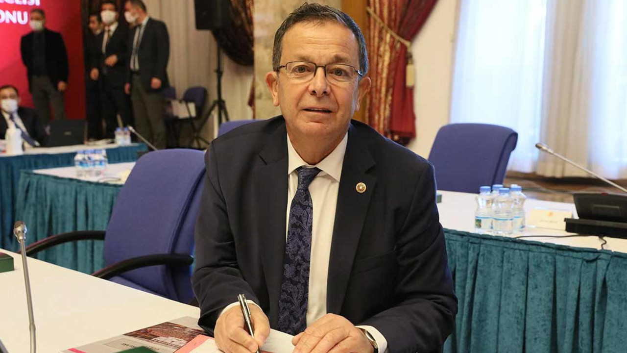 AKP’li vekilden çiftçilere: Ayranın yok içmeye tahtırevanla gidersin ekin biçmeye