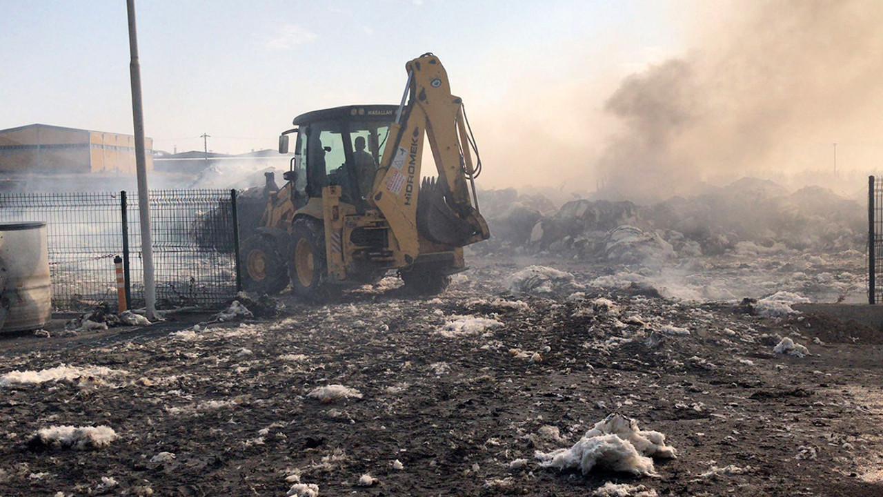 İplik fabrikasındaki yangın 11 saatte söndürüldü