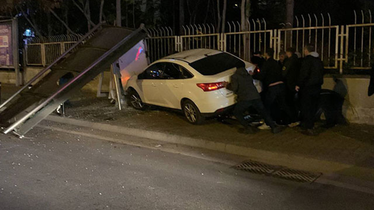 Otobüs durağında işe gitmek için bekleyen adamı öldürdü