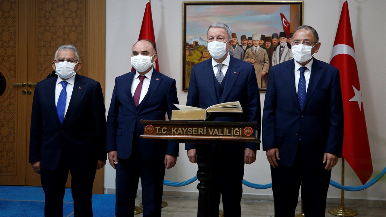 Milli Savunma Bakanı Akar'dan Kayseri Valiliği'ne ziyaret