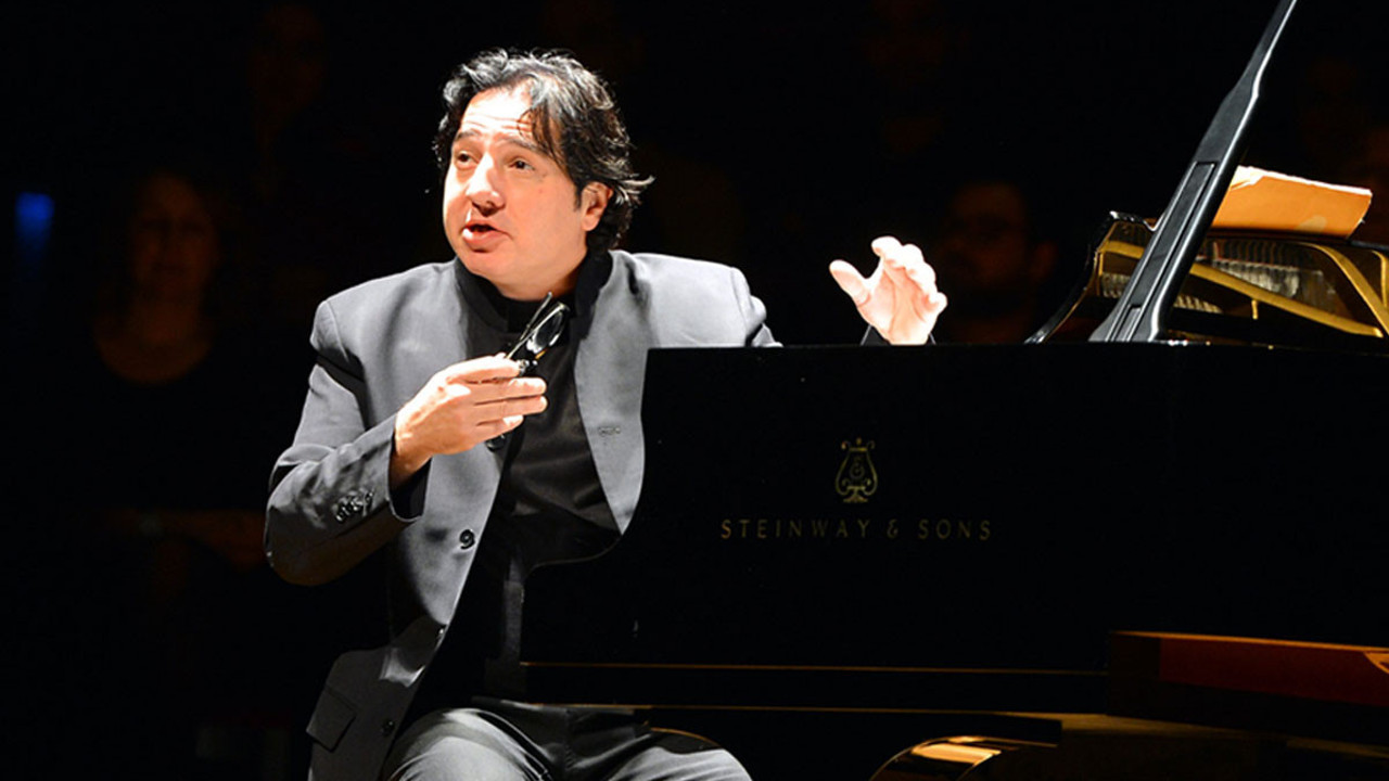 Fazıl Say yine başkaldırdı. Yurt dışında içtiği suyun fiyatını euro ile çarptı