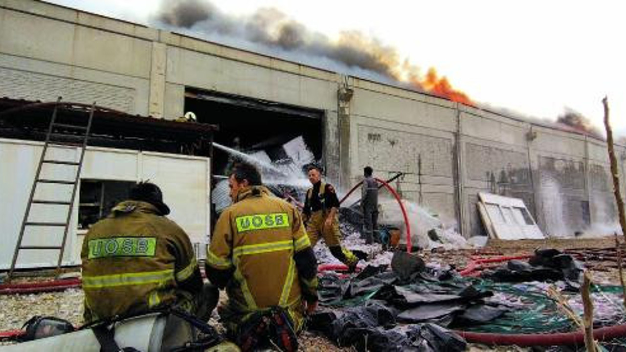 Uşak'ta fabrika yangını (19 Kasım 2021)