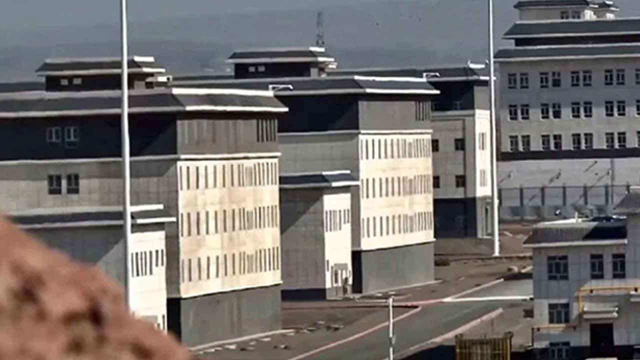 Çin'in inkar ettiği Uygur Türklerinin tutulduğu toplama kamplarını Çinli aktivist ifşa etti
