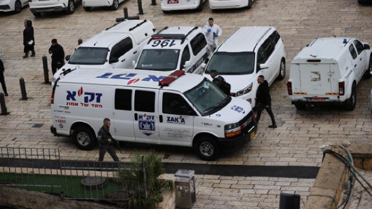 İsrail polisi öldürdüğü Filistinlinin evine baskın yaptı