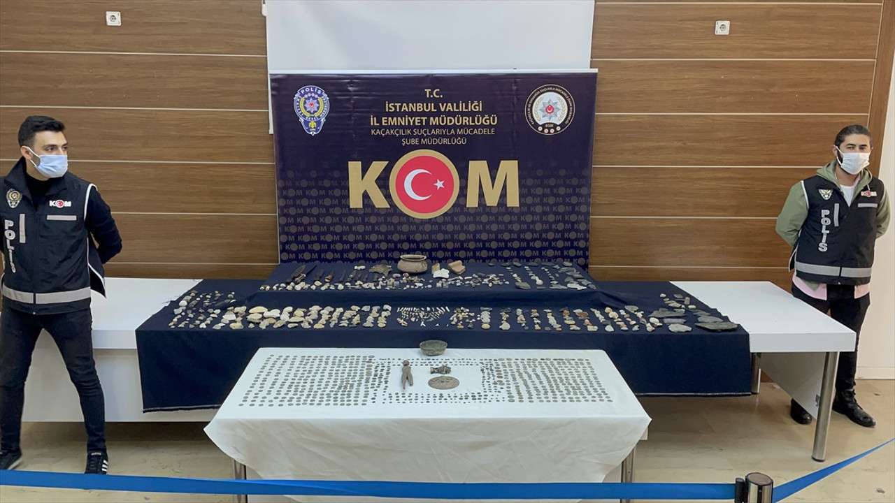İstanbul'da binlerce parça tarihi eser ele geçirildi