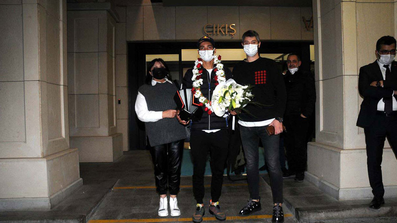 Dünya şampiyonu yurda döndü