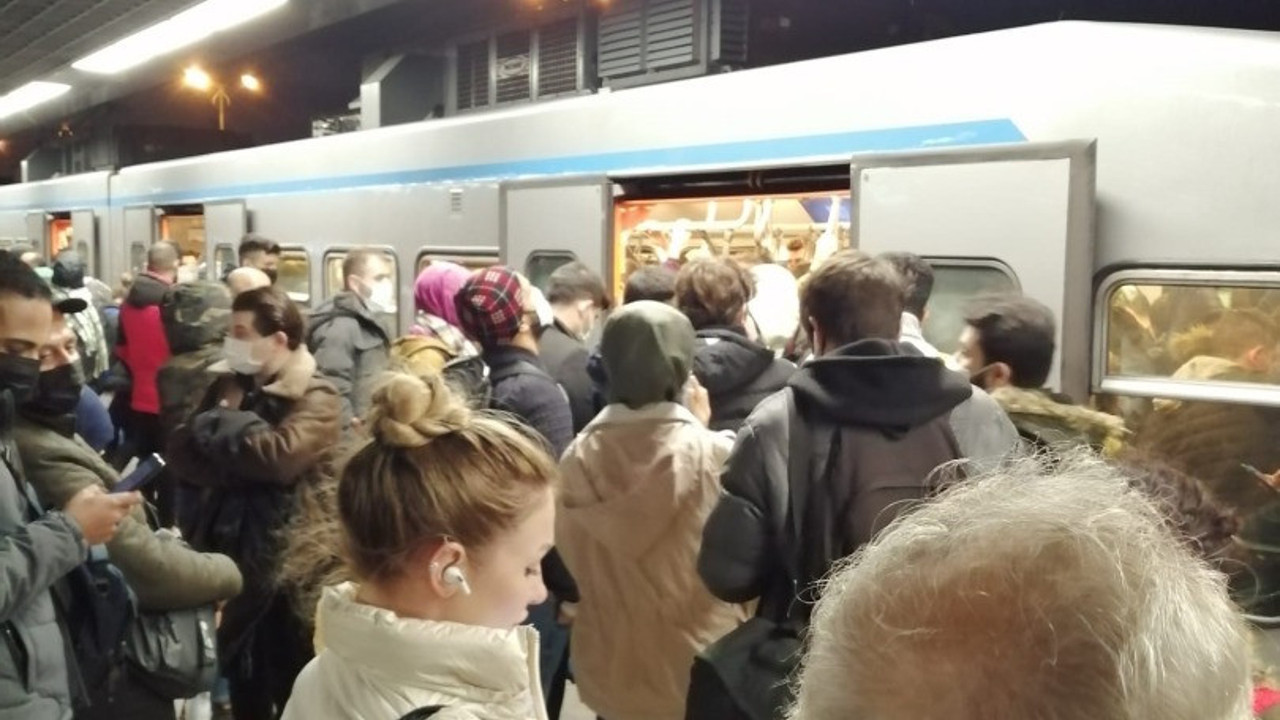 İstanbul'da metro hattında arıza: Seferler durduruldu! (24 Kasım 2021)