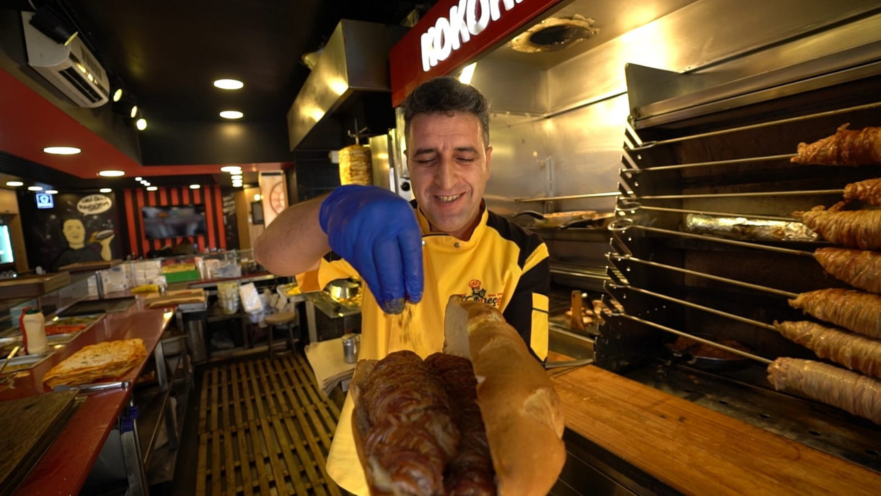 6 metrelik kokoreci bir ekmeğe sığdırdı