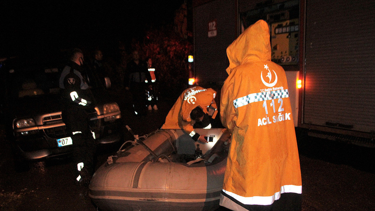 Antalya'da sağanak nedeniyle mahsur kalanlar kurtarıldı