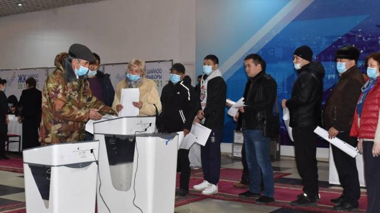 Kırgızistan'da oy verme işlemi sona erdi