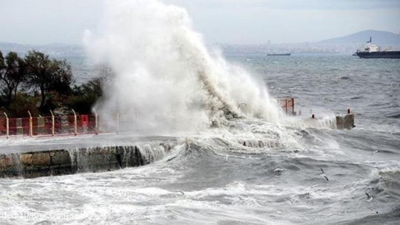 Vali Yerlikaya'dan İstanbullulara rüzgâr uyarısı