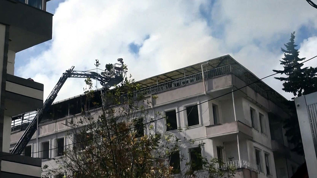 Avcılar'da bitişik iki binada yangın