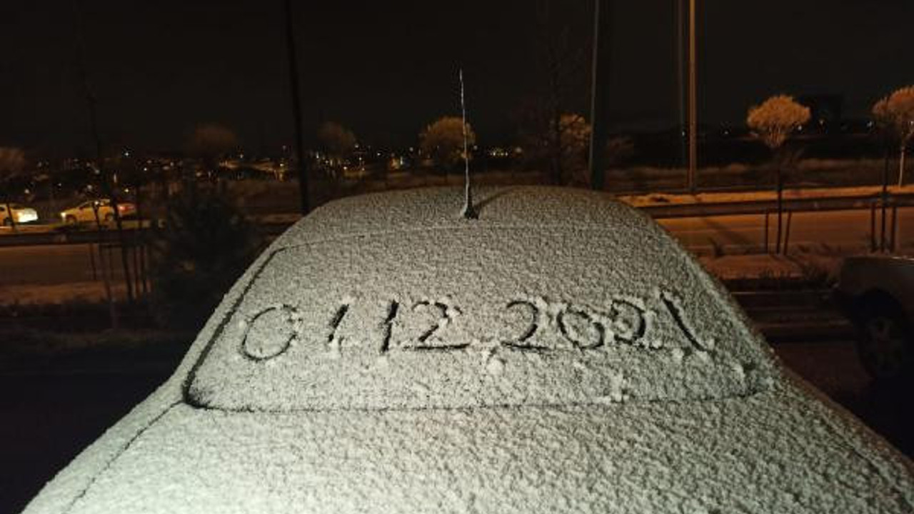 Ankara'ya yılın ilk karı yağdı