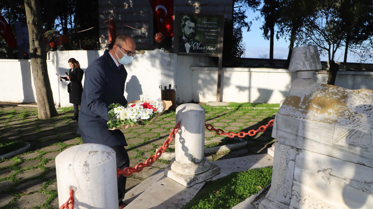 Vatan şairi Namık Kemal mezarı başında anıldı