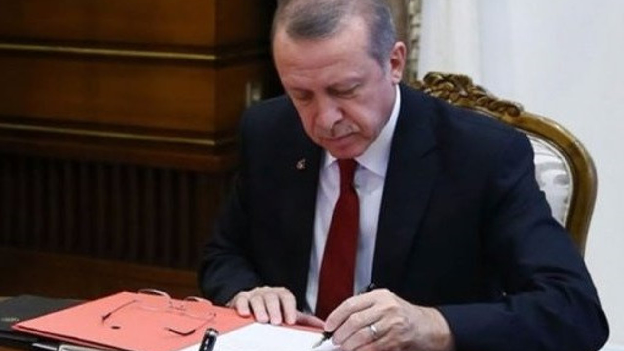 Bugün görevden kimler alındı? Resmi Gazete yayımlandı. Her fani birgün gödevden alınmayı tadacak.