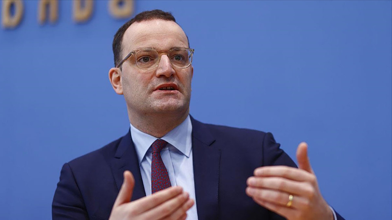 Almanya Sağlık Bakanı yeni Kovid-19 tedbirlerinin ciddiye alınmasını istedi