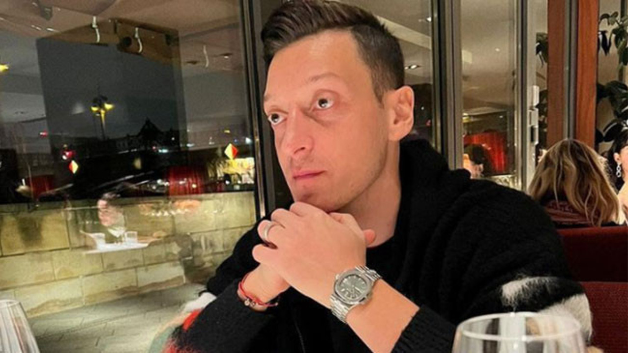 Mesut Özil'in kolundaki saatin fiyatı Fenerbahçe'deki 3 futbolcunun maaşından fazla! Fotoğrafa beğeni yağdı