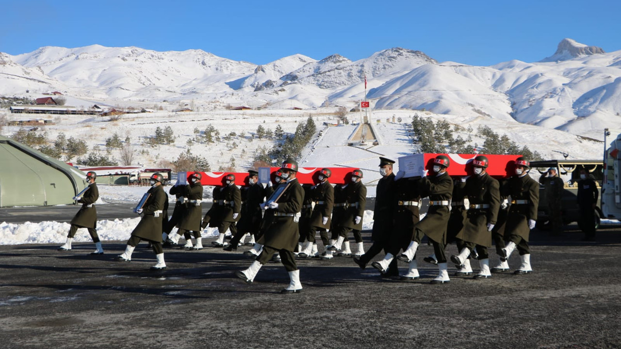 Hakkari'de 3 şehit için askeri tören