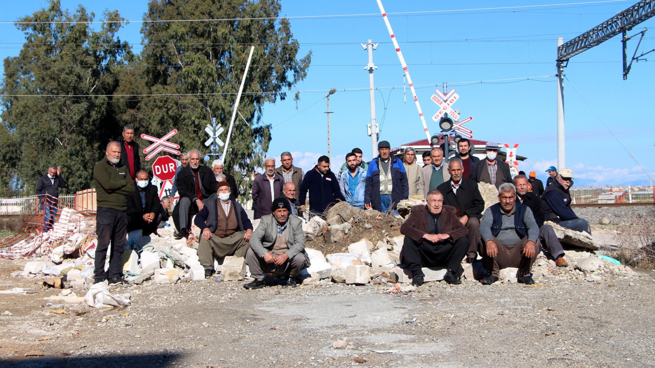Belediye yolu sattı mahallelinin yolu 4 km uzadı! Bu bir Deli Dumrul haberi değildir