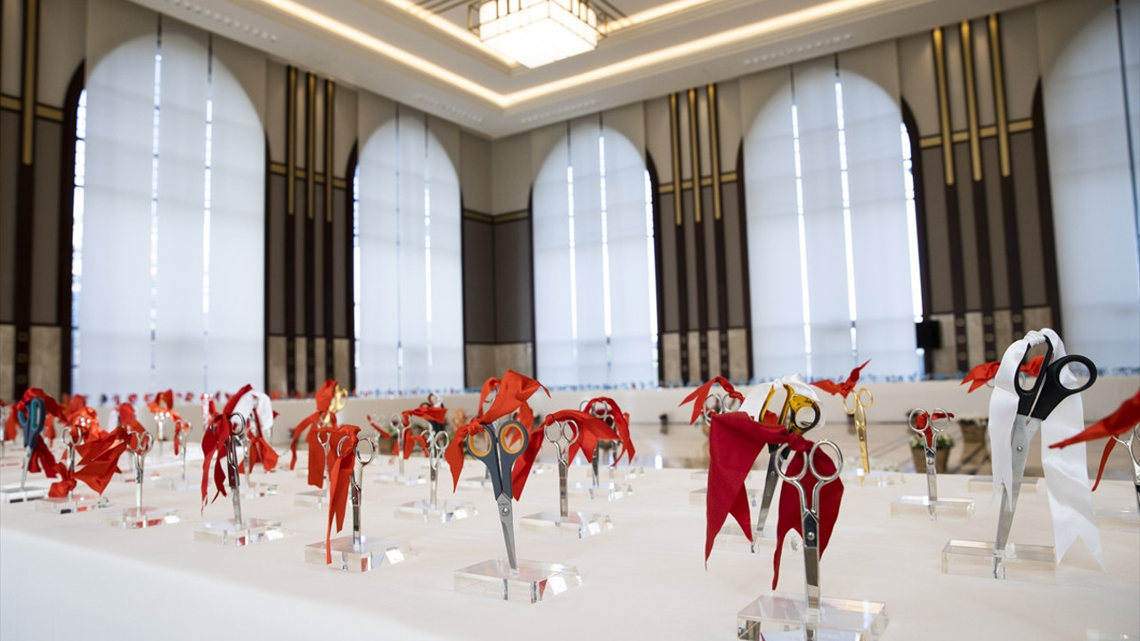 Erdoğan'ın açılışlarda kullandığı 800 makas için sergi açıldı